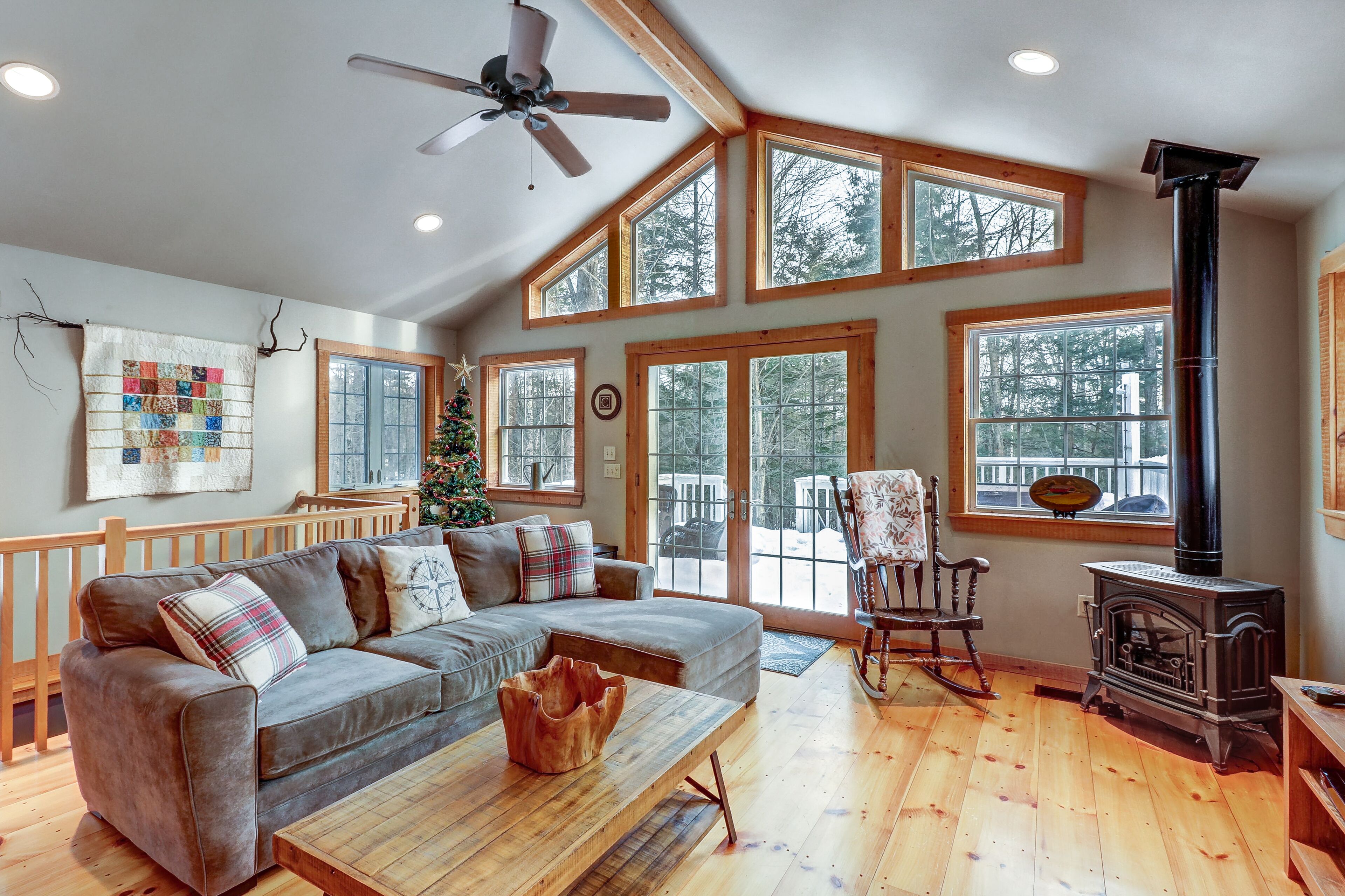 TV, peis, TV-spill og DVD-spiller