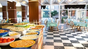 Free daily buffet breakfast - Nuova Beach Hotel (Kusadasi)