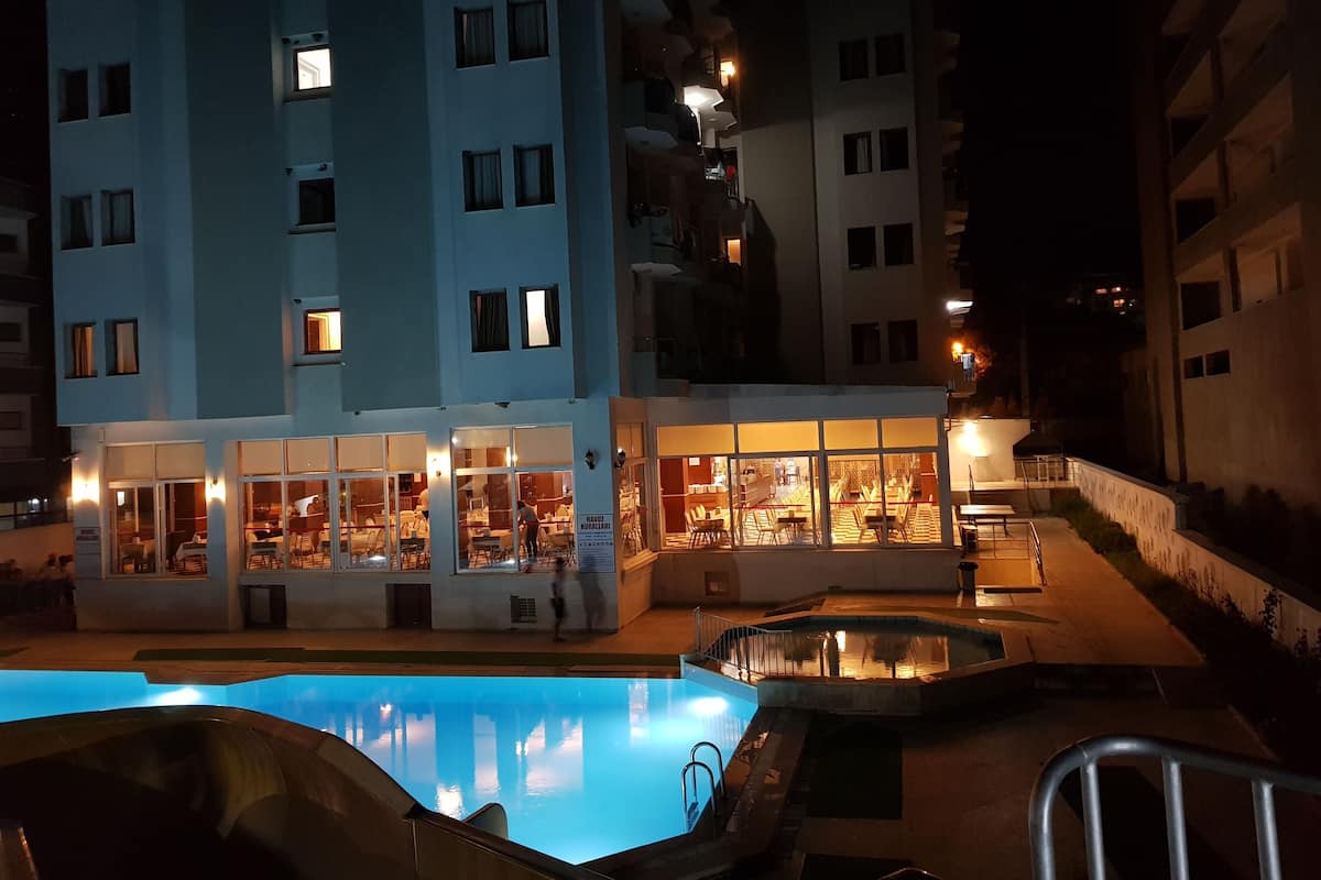 Family Room | Rollaway beds, free WiFi, bed sheets