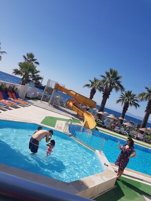 Outdoor pool - Nuova Beach Hotel (Kusadasi)