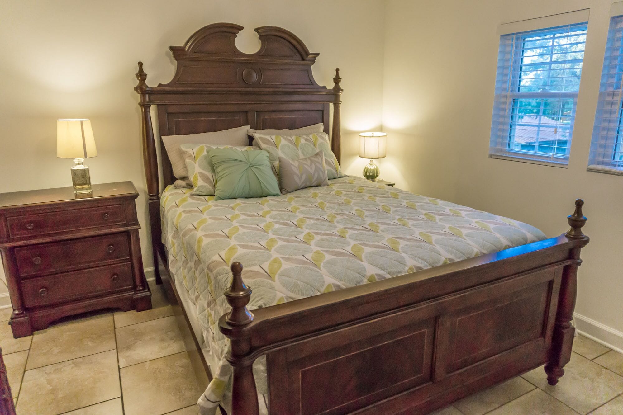 2 slaapkamers, een kluis op de kamer, een strijkplank/strijkijzer