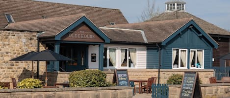 Façana frontal de l'allotjament