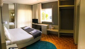 Escritorio, cunas, wifi gratis y ropa de cama 