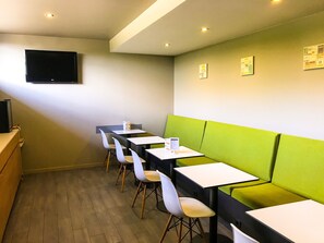 Desayuno continental incluido todos los días 