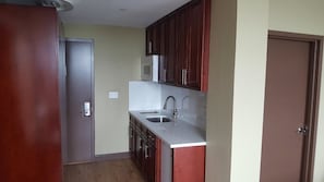 Suite Premium, Beberapa Tempat Tidur, Bebas Asap Rokok | Dapur kecil pribadi