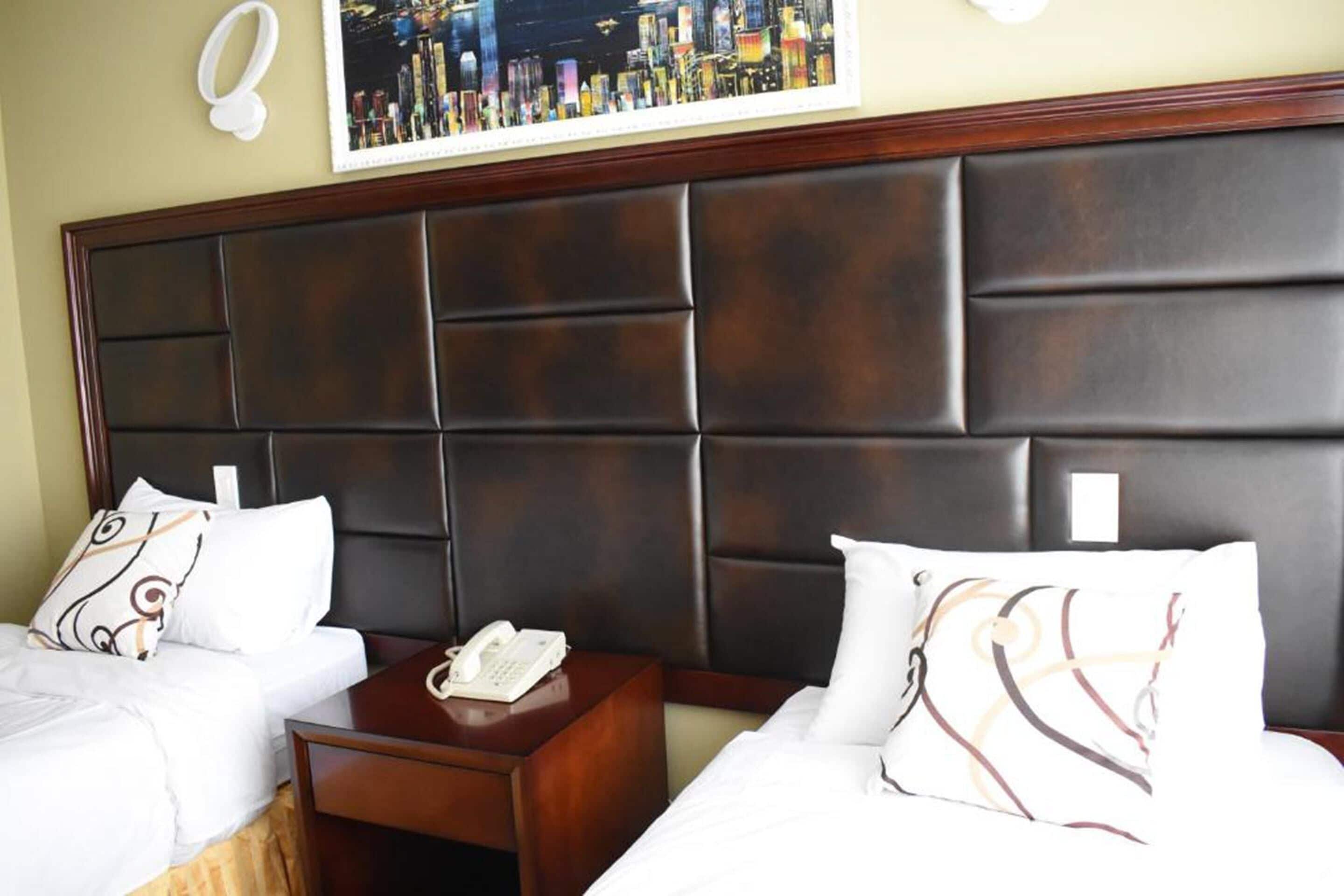 Room | The Queens Hotel, New York