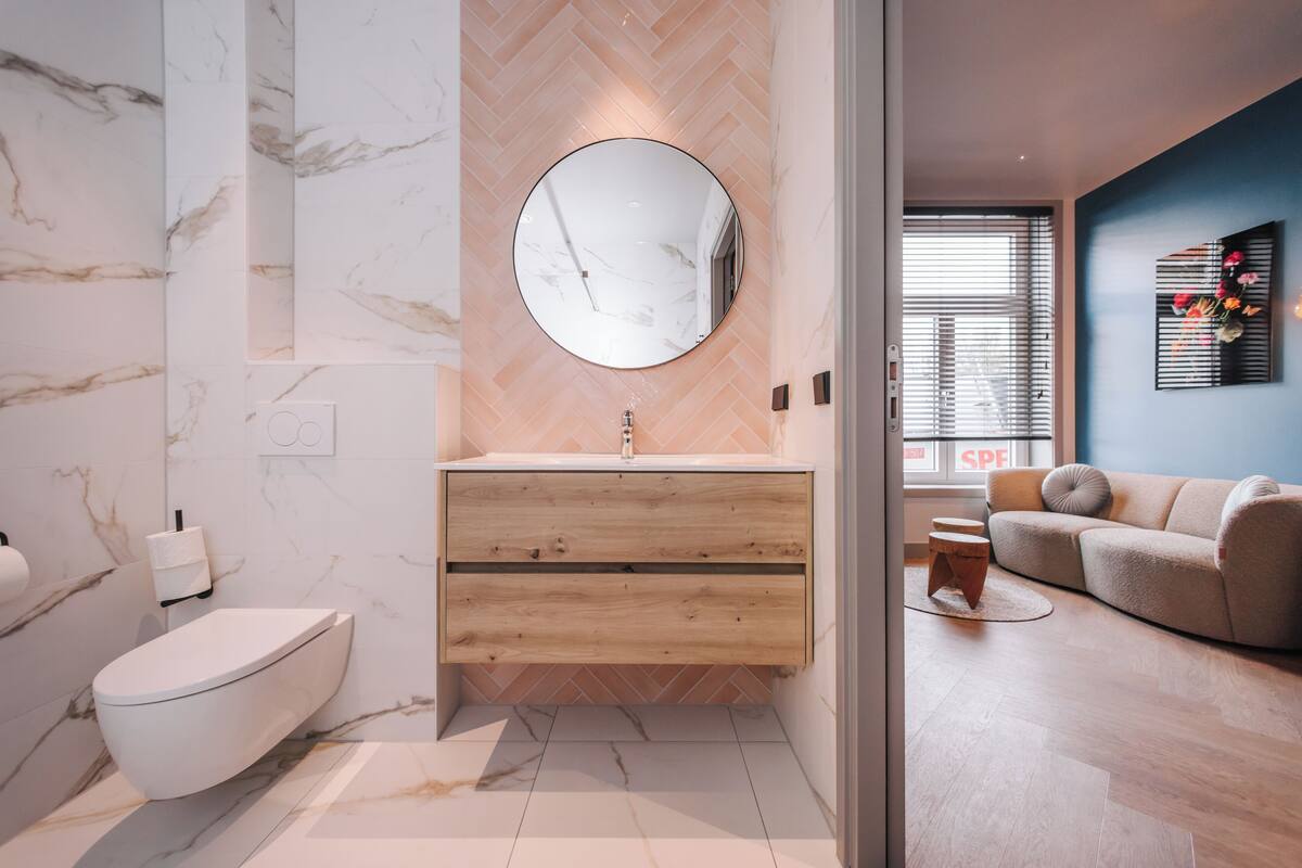 standard apartment | bathroom | shower, free toiletries, hair dryer, towels