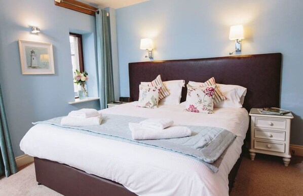 3 عدّة غرف نوم وسرير سفر وواي فاي مجانًا