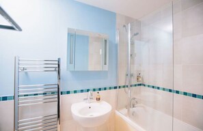 Bathroom - Tower Barn (Brampton)