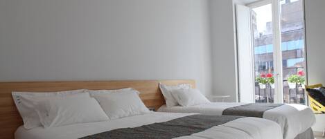 Chambre Triple Supérieure, balcon