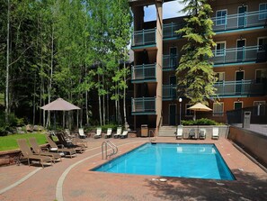 House | Pool | Outdoor pool - Vantage Point Condo 411 (Vail)