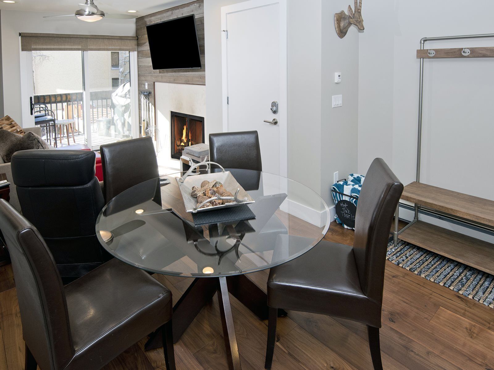 House | Private kitchen | Coffee/tea maker, toaster, highchair, cookware/dishes/utensils