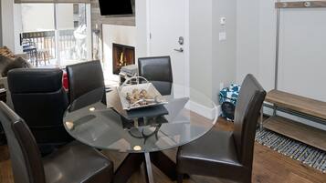 House | Private kitchen | Coffee/tea maker, toaster, highchair, cookware/dishes/utensils