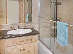 單棟房屋 (Village Center Condo) | 浴室 | 風筒