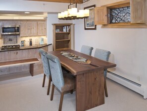House (Village Center Condo) | Private kitchen | Fridge, microwave, oven, cookware/dishes/utensils - Village Center Condo 1G (Vail)