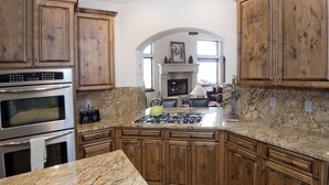 House | Dapur peribadi | Pembancuh kopi/teh, peti sejuk, ketuhar gelombang mikro, ketuhar 