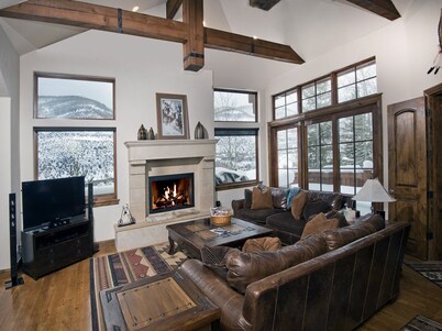 Alpine Drive Chalet