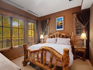 House | 3 bedrooms, desk, free WiFi