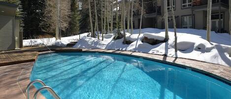 Casa | Piscina | Piscina a l'aire lliure i piscina climatitzada