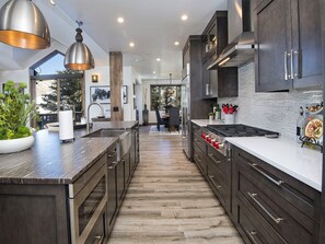 House | Private kitchen | Fridge, microwave, oven, coffee/tea maker - Glacier Court 1854 A (Vail)