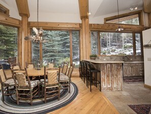 House | Private kitchen | Oven, coffee/tea maker, cookware/dishes/utensils
