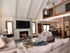 Maison | Salle de séjour | Téléviseur à écran plat, foyer