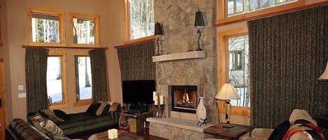 House | Living area | Flat-screen TV, fireplace