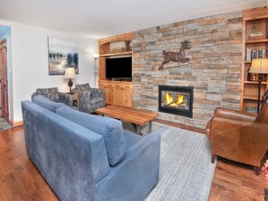 House | Exterior - Vantage Point Condo 201 (Vail)