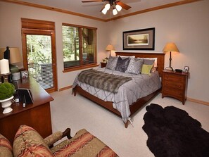 House | 2 bedrooms, desk, iron/ironing board, cribs/infant beds