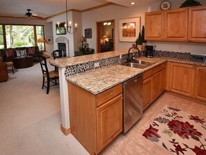 House | Private kitchen | Fridge, microwave, oven, stovetop
