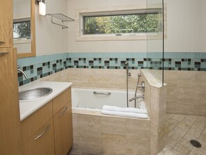 House | Bathroom | Shampoo