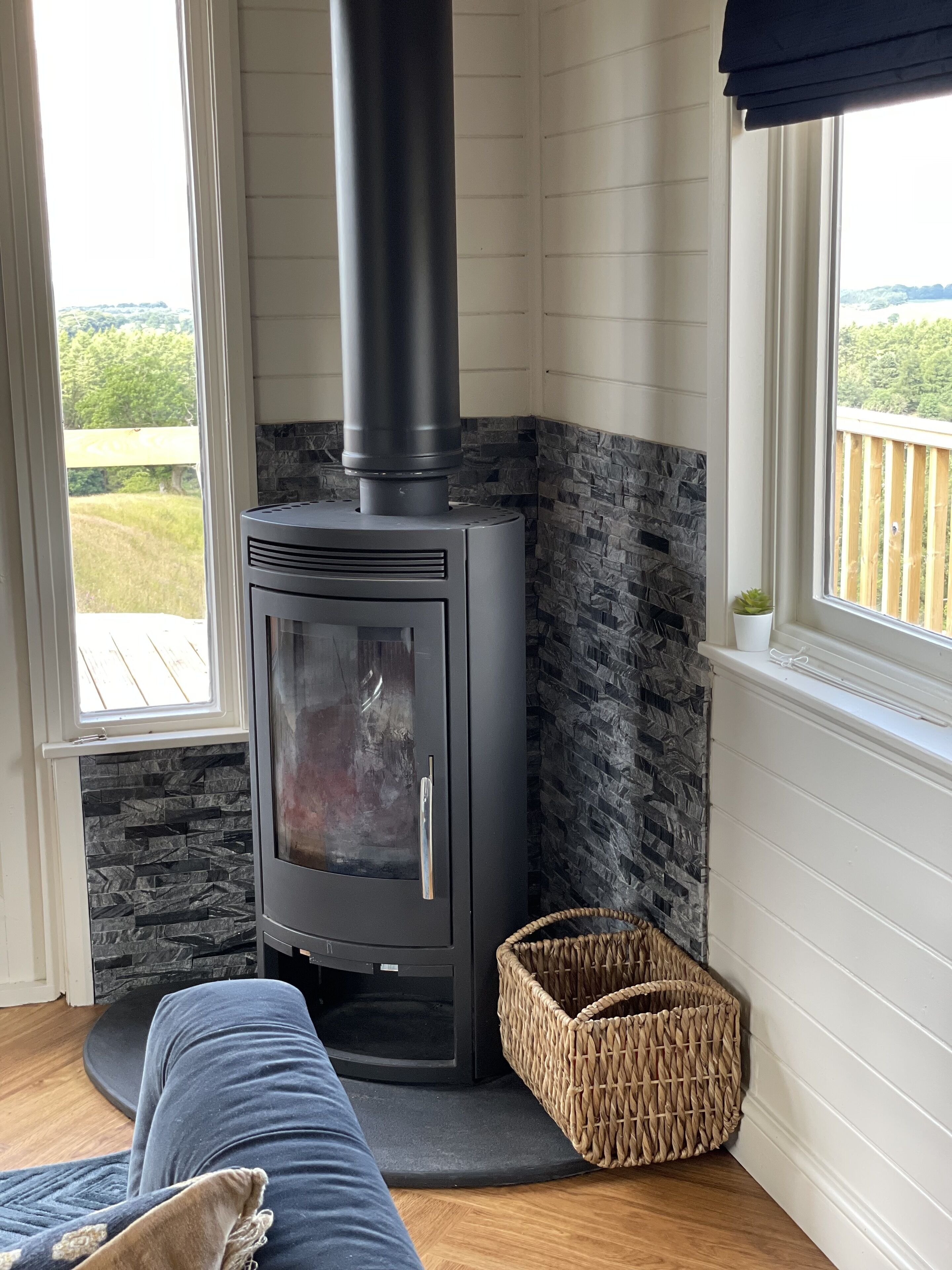 Cottage, 1 King Bed | 1 bedroom, laptop workspace, free WiFi, bed sheets
