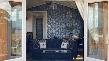 Cottage, 1 King Bed | Balcony