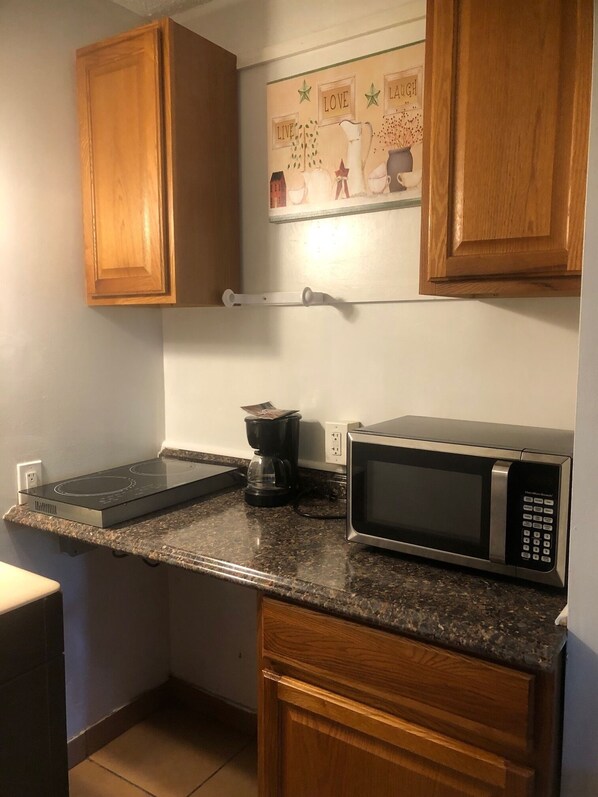 Private kitchen - ANS Inn & Suites (Winchester)