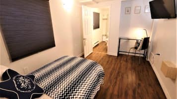 1 Schlafzimmer, Schreibtisch, Verdunkelungsvorhänge