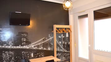 ห้องซิงเกิล, เตียงเดี่ยว 1 เตียง, ปลอดบุหรี่ | 12 ห้องนอน, Wi-Fi ฟรี, ผ้าปูที่นอน