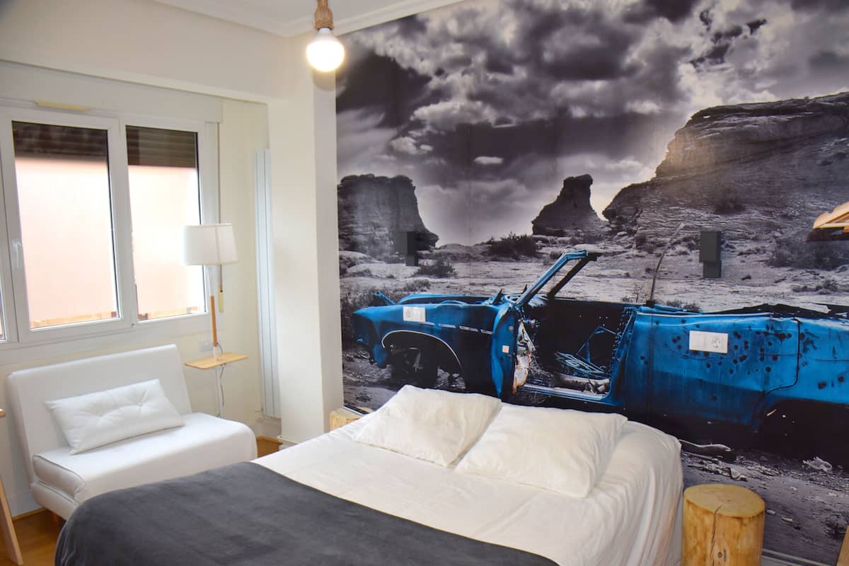 12 habitaciones, wifi gratis y ropa de cama