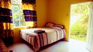 Habitación estándar, 1 cama de matrimonio, fumadores, vistas a la montaña (Apt.2) | Sistema de insonorización, wifi gratis, decoración individual