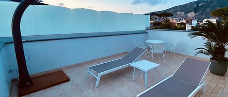 Exclusive Condo | Terrace/patio