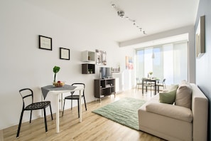 Comfort Apartment, Accessible | Living room