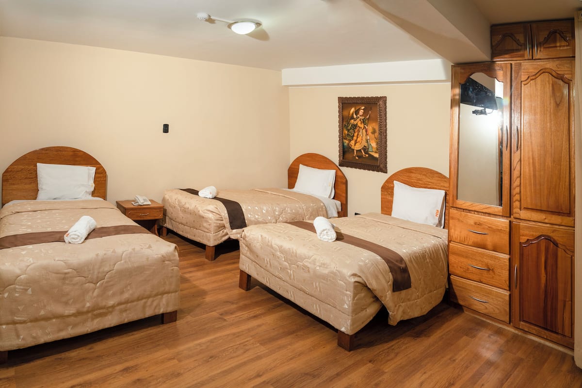 Ropa de cama de alta calidad, cortinas blackout y wifi gratis