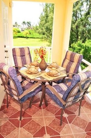 Terrace/patio - Valersk Vacation Apartments (Oistins)