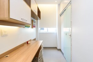 Design-Apartment, 1 Doppelbett und Schlafsofa, Nichtraucher | Wohnbereich | Flachbildfernseher