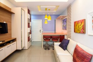 Design-Apartment, 1 Doppelbett und Schlafsofa, Nichtraucher | Wohnzimmer | Flachbildfernseher
