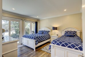 3 slaapkamers, een strijkplank/strijkijzer, gratis wifi, beddengoed