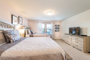 5 chambres, fer et planche à repasser, Wi-Fi, draps fournis