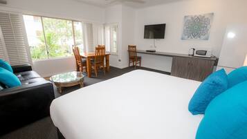 1 bedroom, pillow-top beds, free WiFi