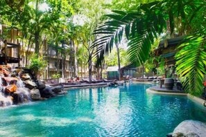 Outdoor pool - Sonia’s @ Ramada Resort - Free Wifi -Rm C217 (Port Douglas)