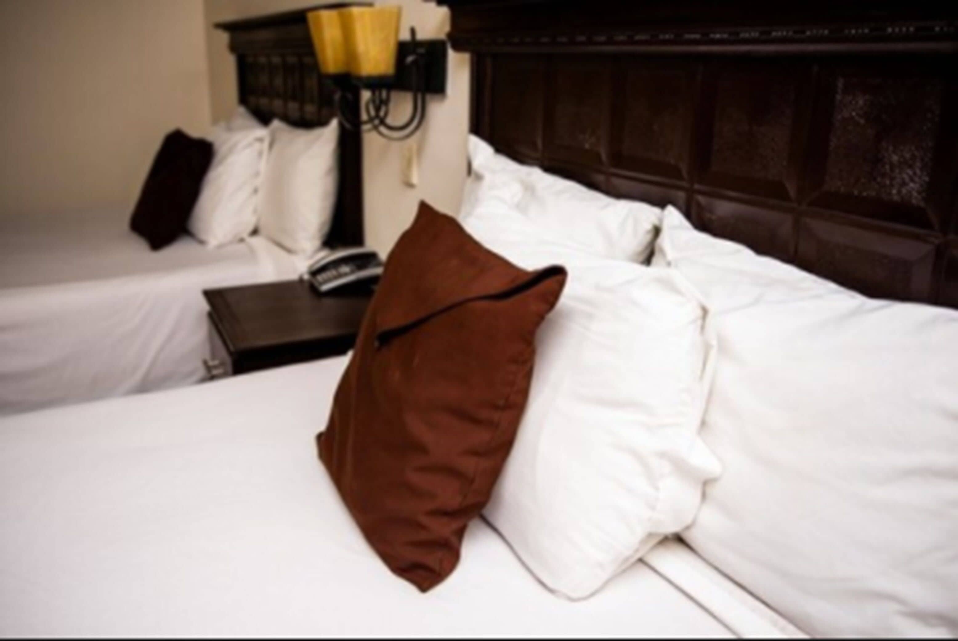 Ropa de cama de alta calidad y escritorio 