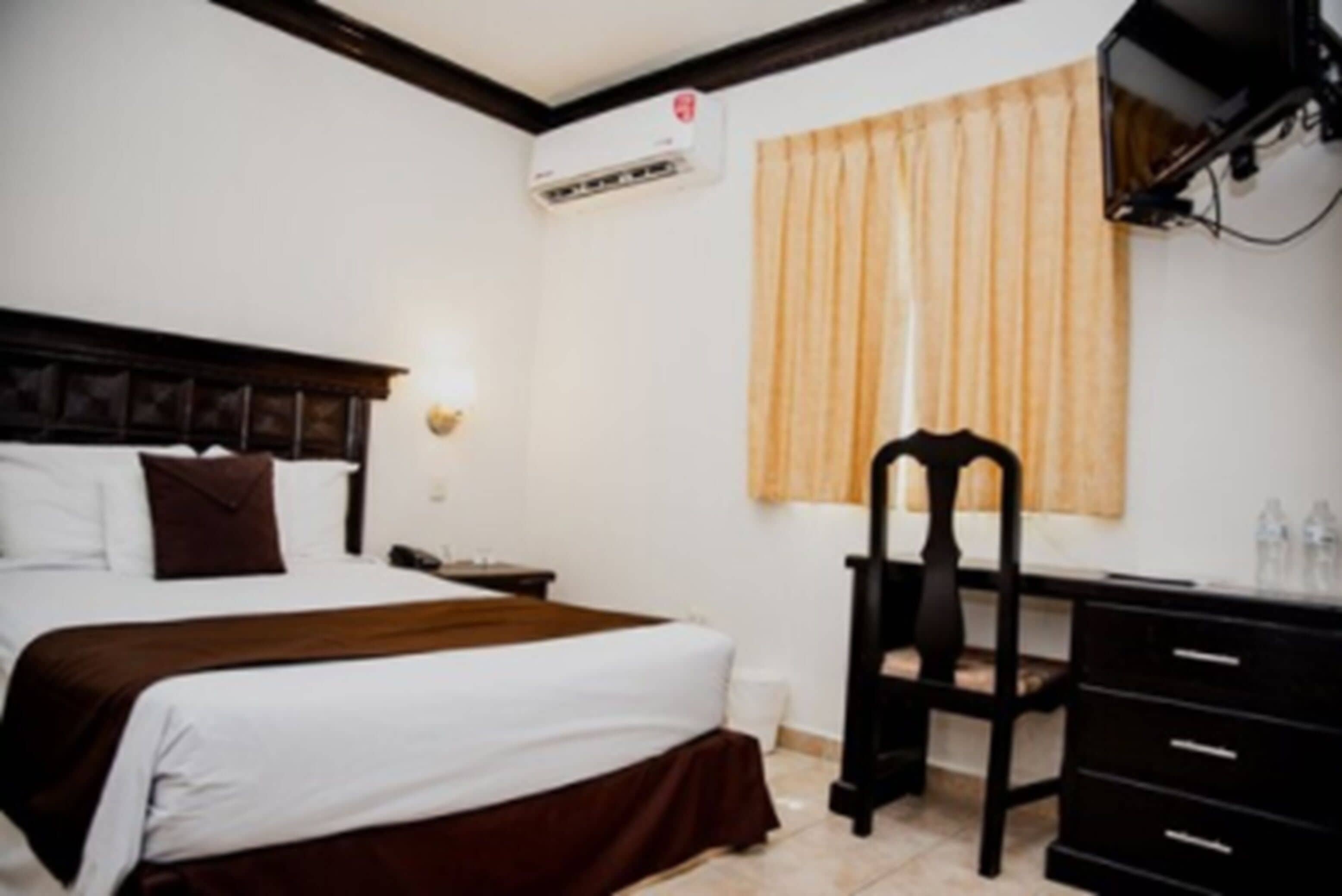 Single Room, Non Smoking (KS) | Premium bedding, desk, iron/ironing board, free WiFi